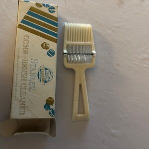 Vintage Stanley Cream Comb Brush Cleaner